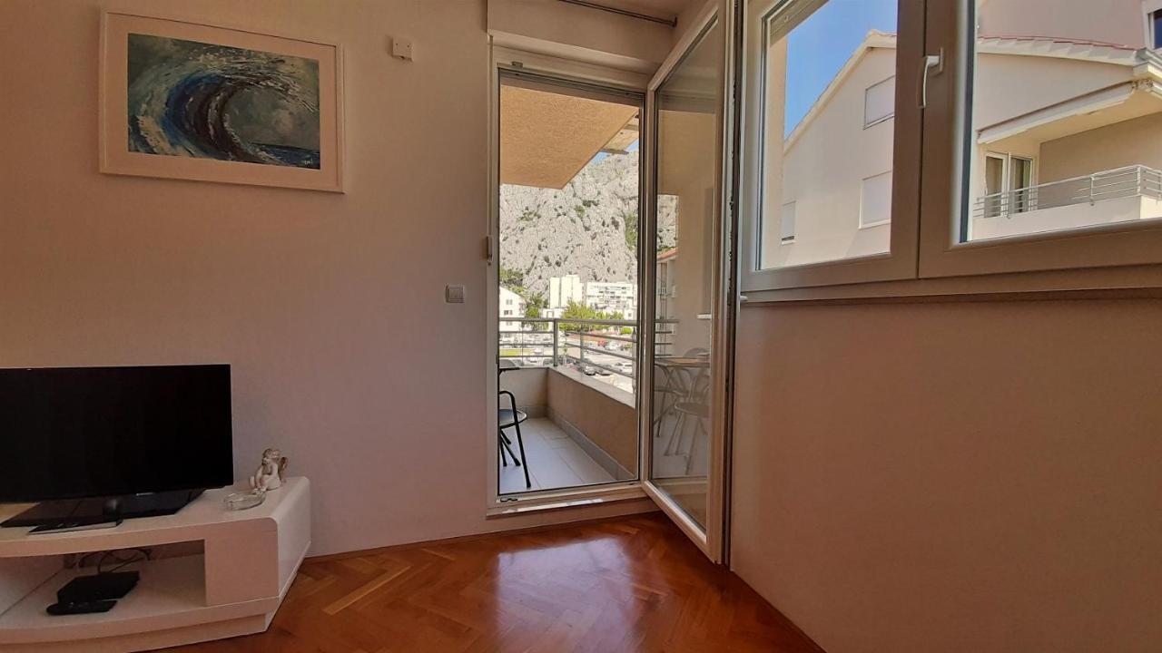 Apartment Jen Omis Exterior photo